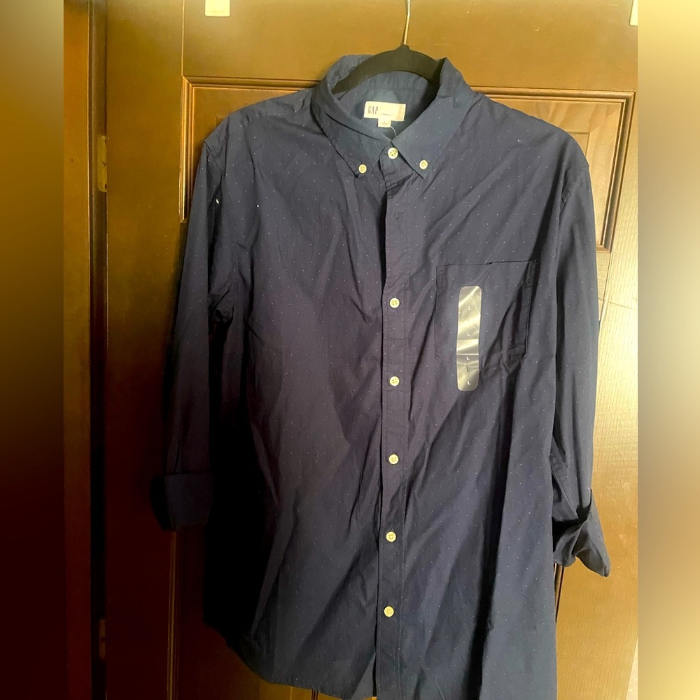 Mens Gap new with tags size large blue with green dots